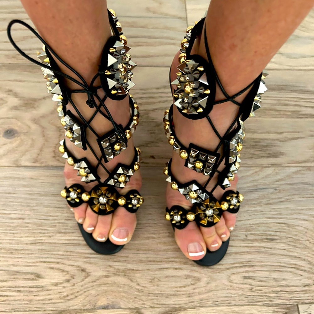Jeweled Breath taking Christen Louboutin sexy pumps. Worn 3x  Luxury size 39